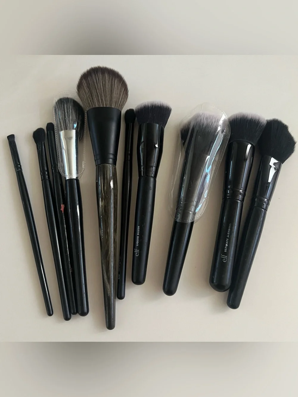 Makeup brushes lot